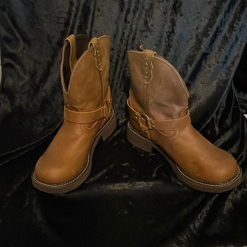 Justin boots brand new with original box